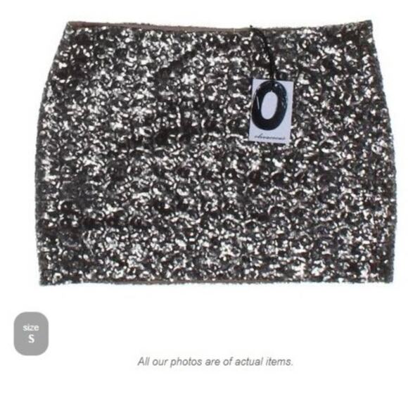 NWT OLIVACEOUS Champagne Silver Sequin miniskirt size small Swiftie - Picture 2 of 4